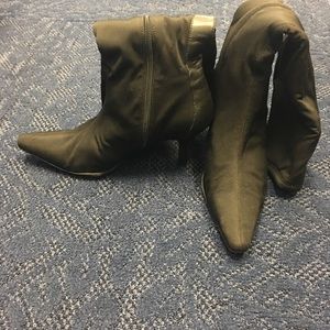 Black heeled boots